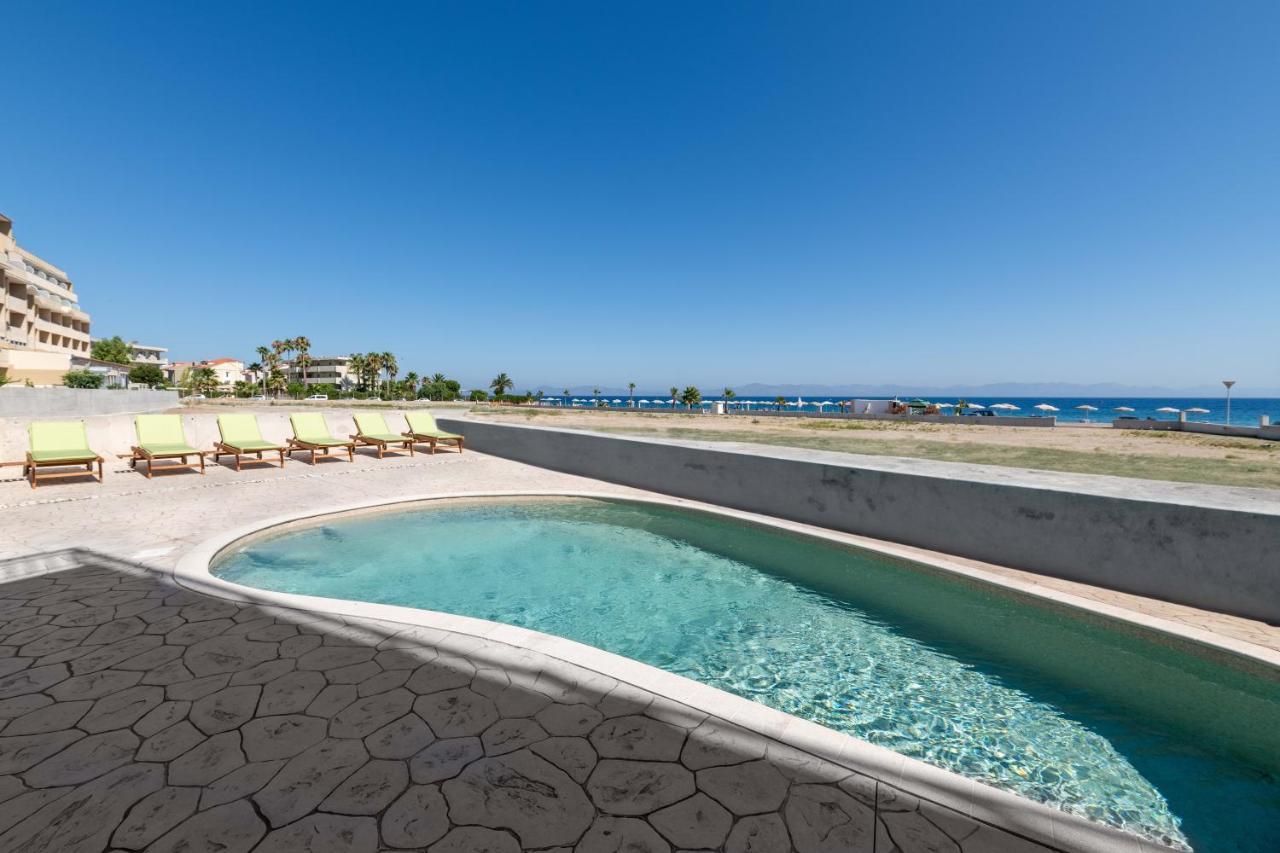White&Blue Luxury Suites Ιαλυσός Ρόδος Εξωτερικό φωτογραφία