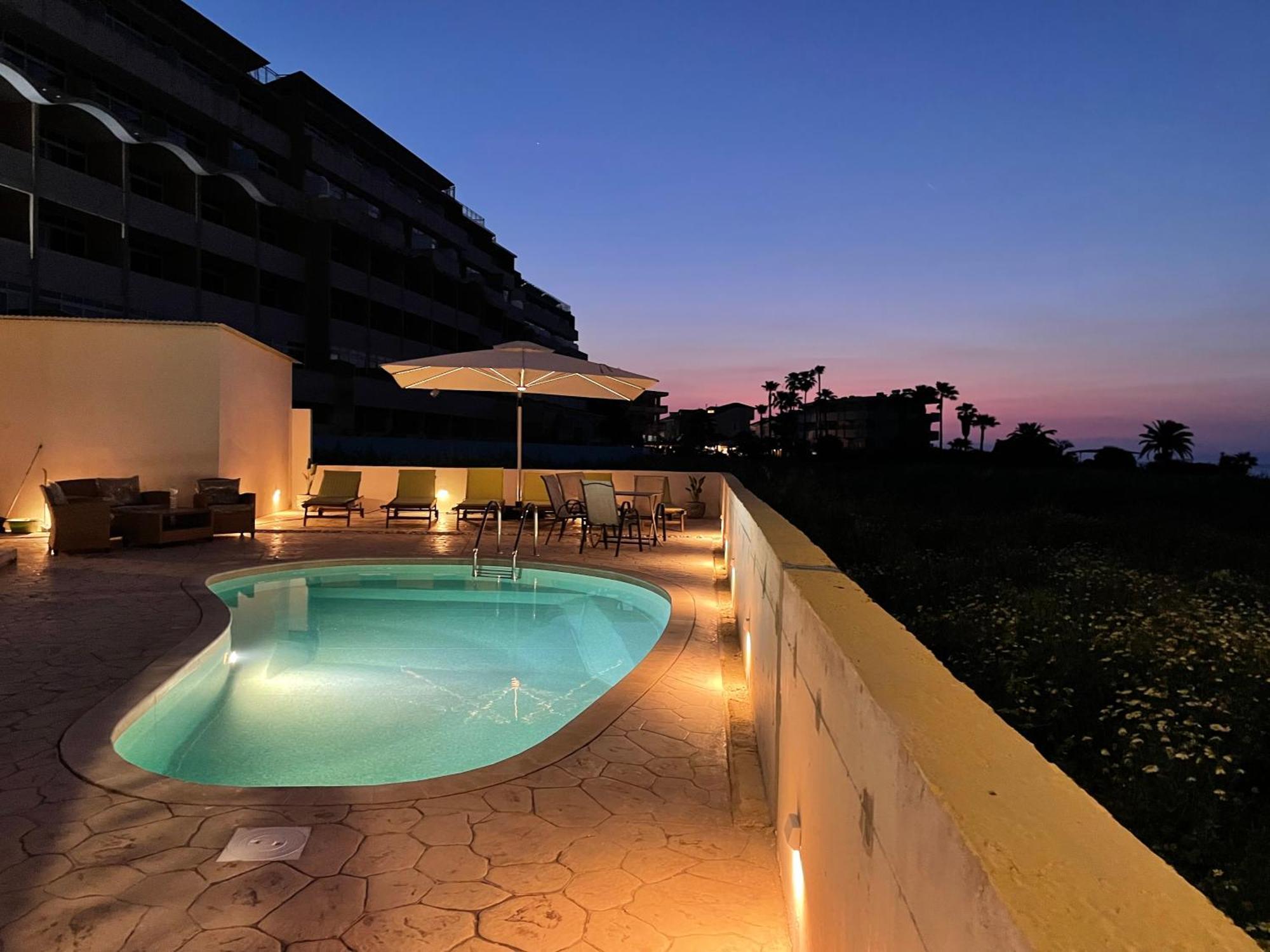 White&Blue Luxury Suites Ιαλυσός Ρόδος Εξωτερικό φωτογραφία